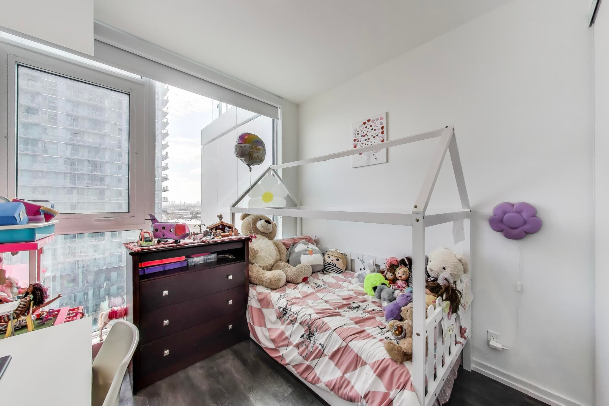7890 Jane Street 1609