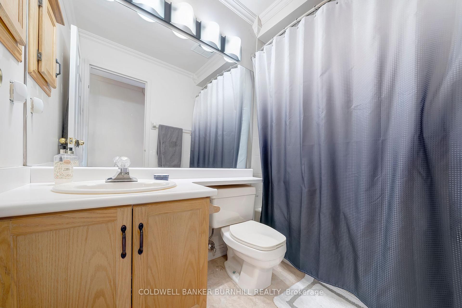 3 Bedrooms Condo at 495 Highway 8,  Hamilton For sale