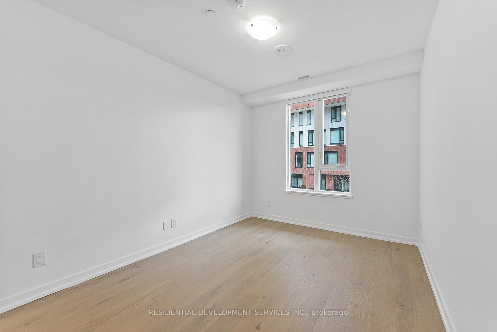 3 Bedrooms Condo at 15 Maryport,  Toronto For sale