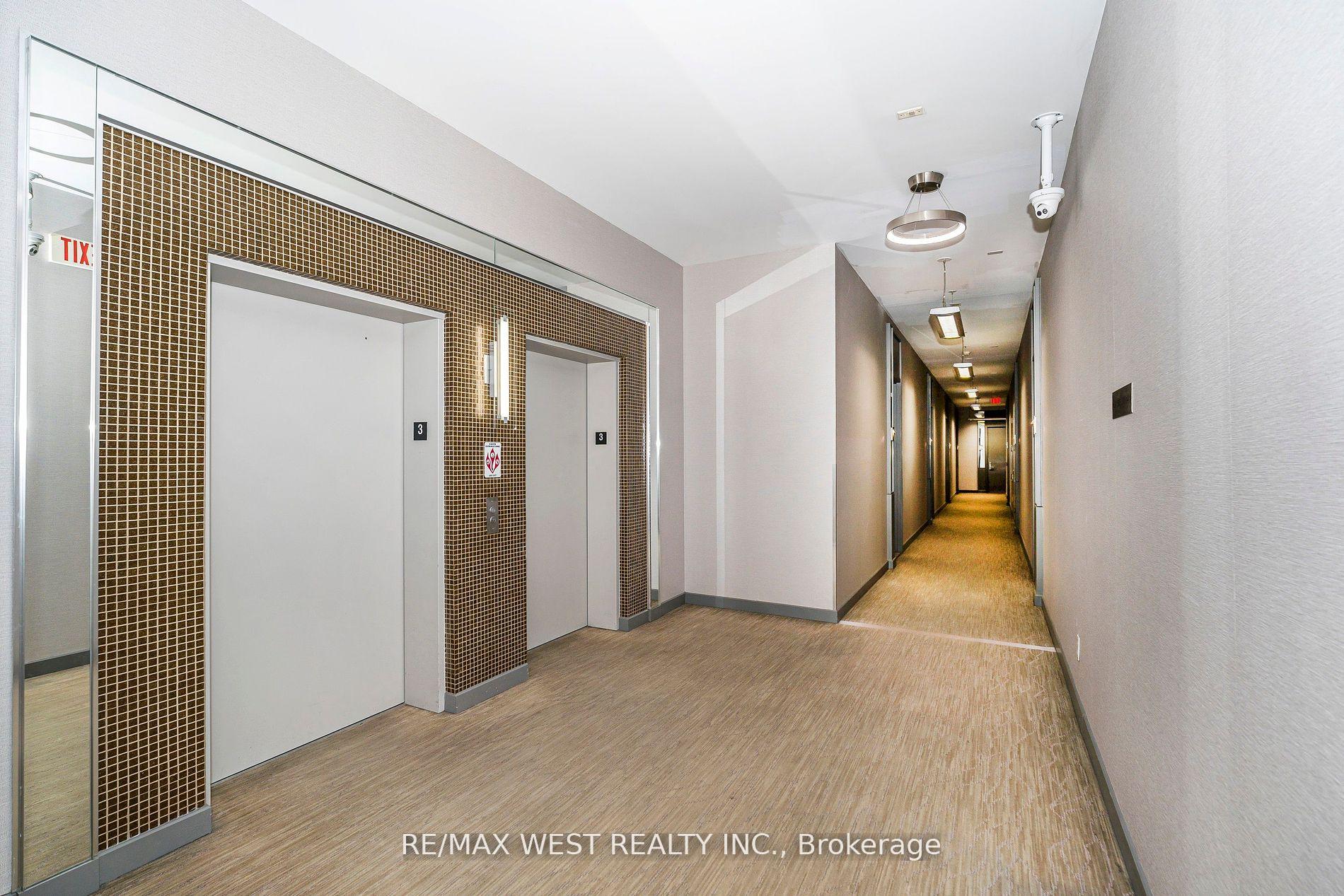 2 Bedrooms Condo at 380 Macpherson, Toronto For sale