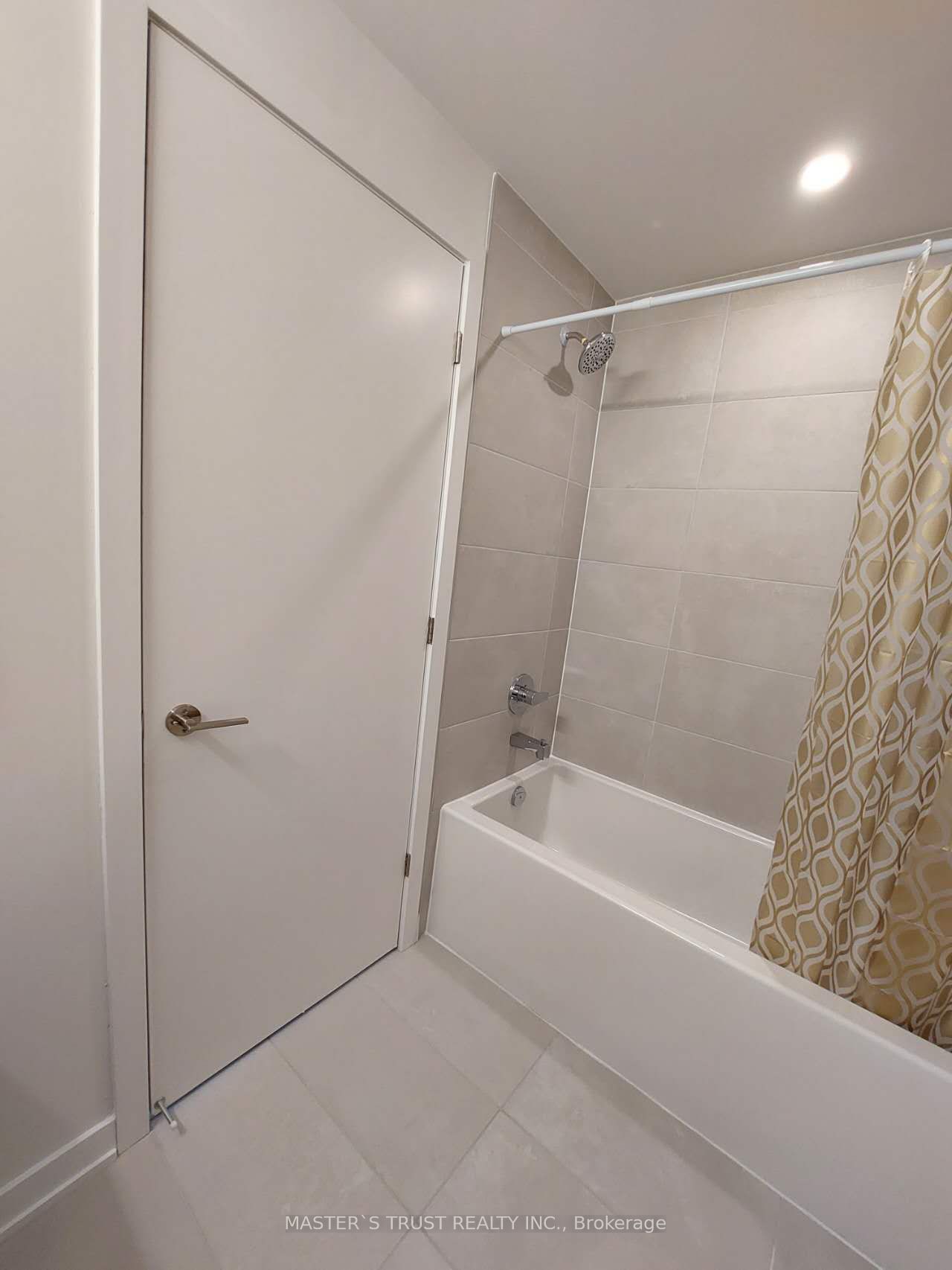 15 Ellerslie Avenue, #904