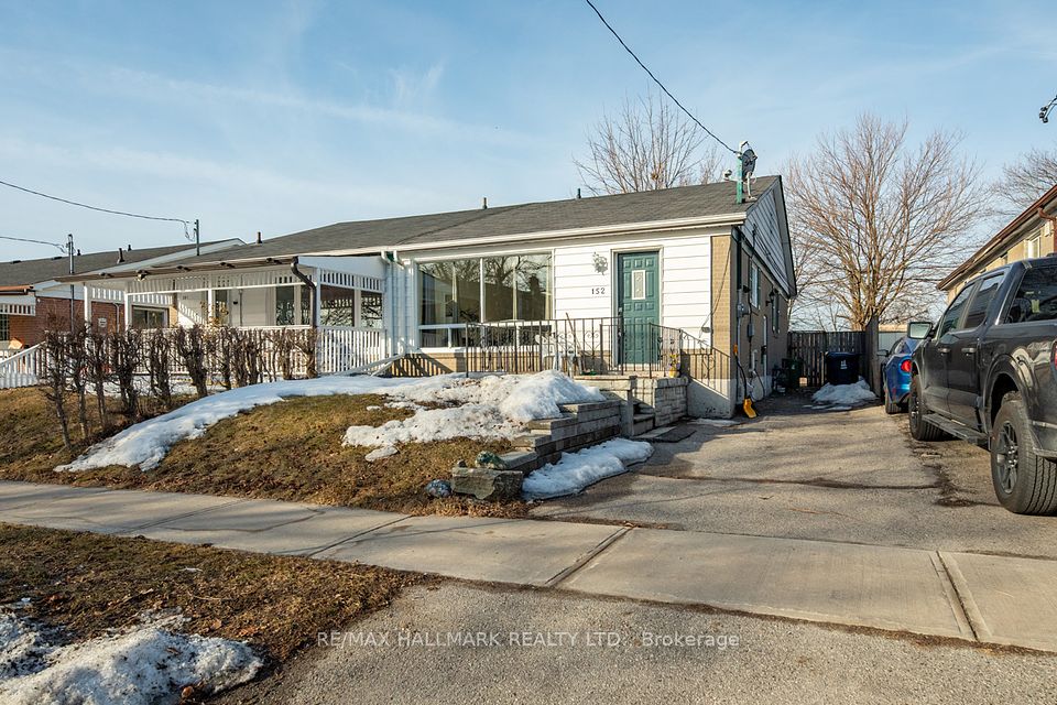 152 Santamonica Boulevard, Toronto, ON M1L 4H6