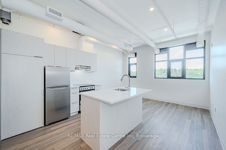 120 Huron