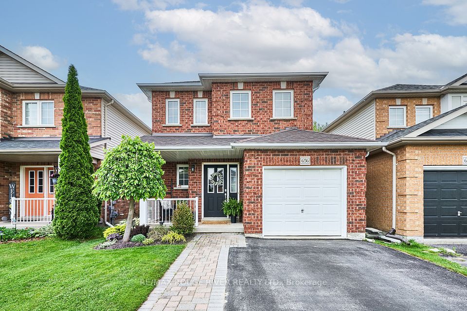656 Woodmount Crescent