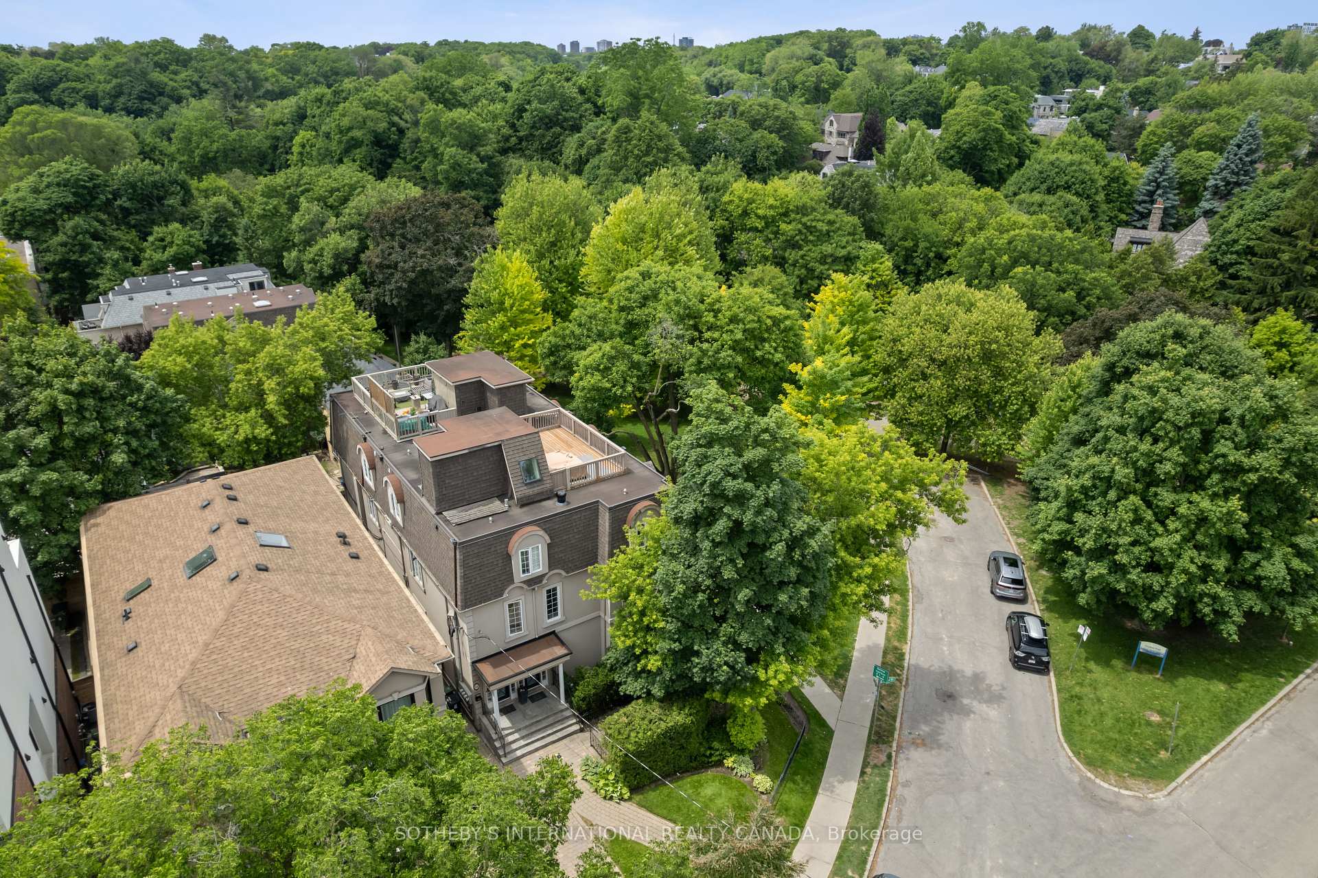 3 Bedrooms Condo at 16 Relmar, Toronto For sale
