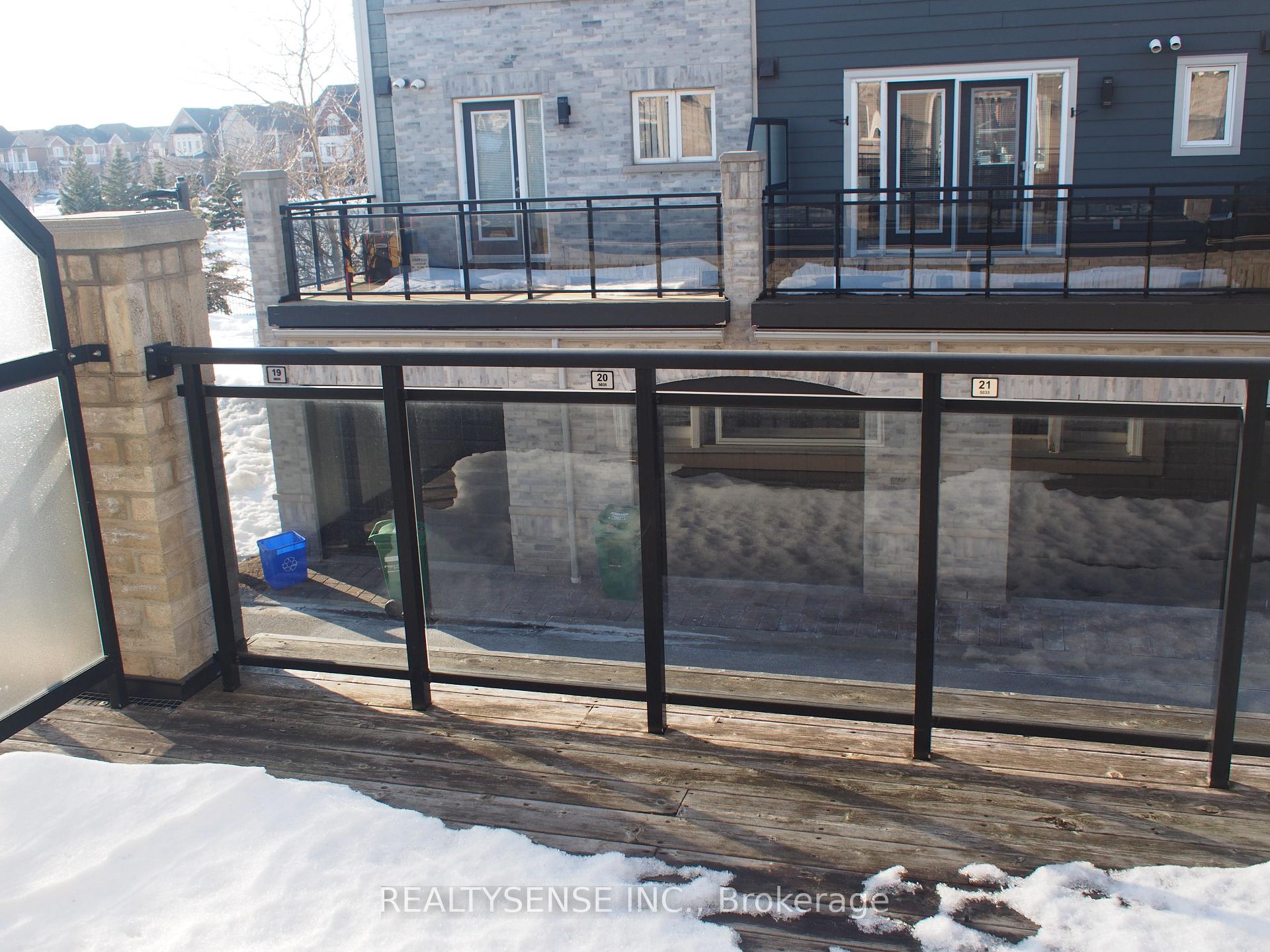 2 Bedrooms Condo at 5035 Oscar Peterson,  Mississauga For sale