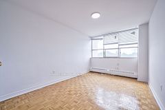 2000 Sheppard Avenue W 411