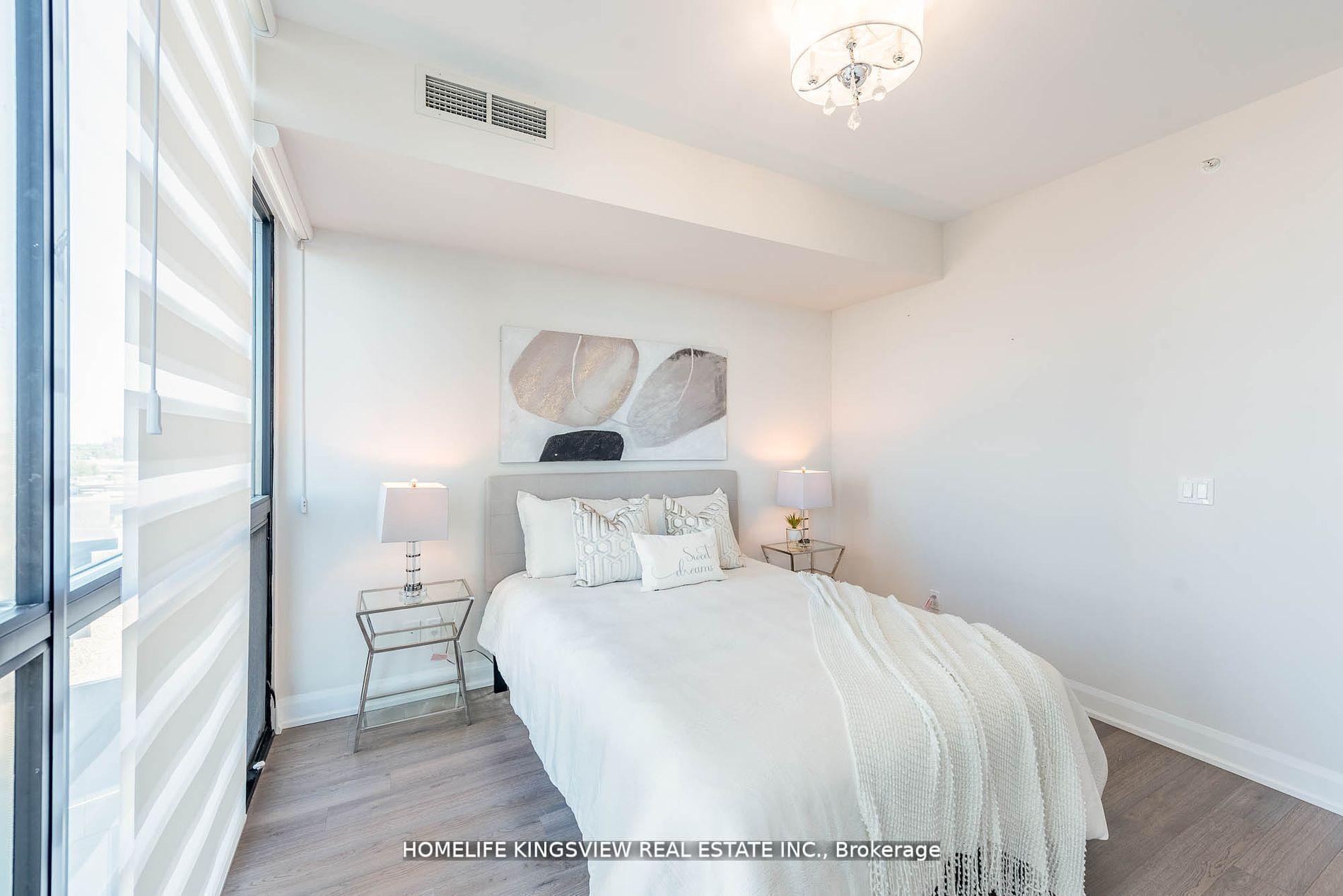 3 Bedrooms Condo at 2910 Highway 7,  Vaughan For sale