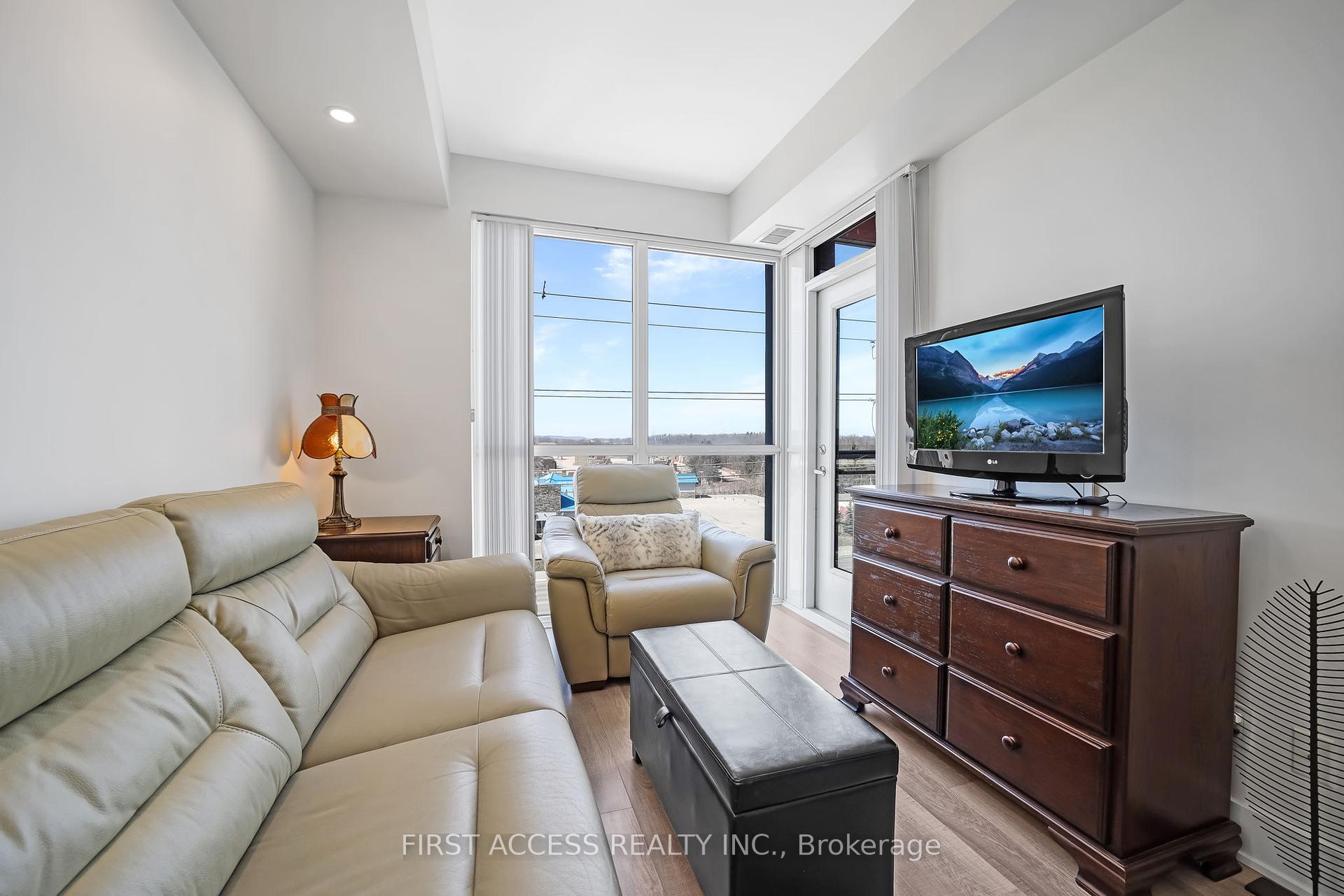 1 Bedroom Condo at 5230 Dundas,  Burlington For sale