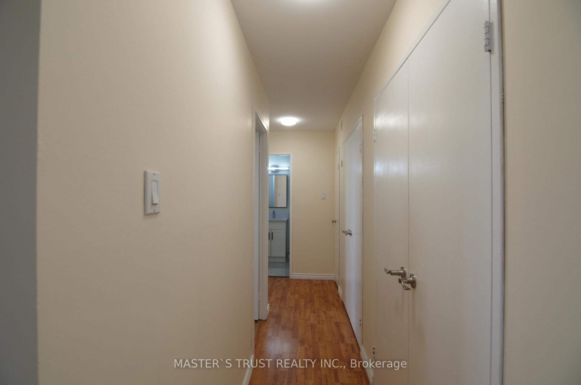 2 Bedrooms Condo at 100 Dundalk, Toronto For sale