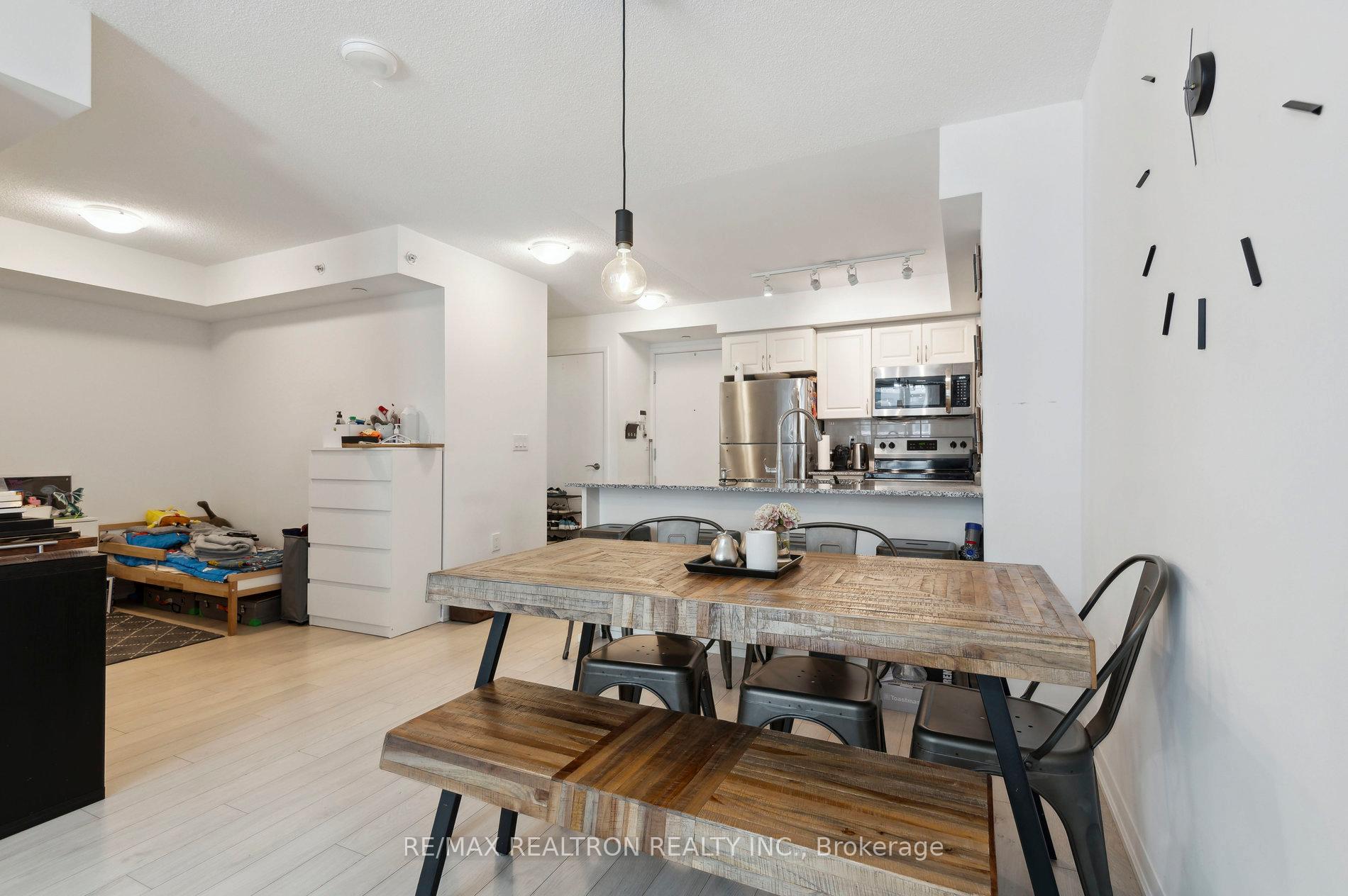 2 Bedrooms Condo at 3091 Dufferin, Toronto For sale