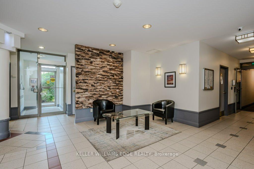 2 Bedrooms Condo at 1150 Parkwest, Mississauga For sale