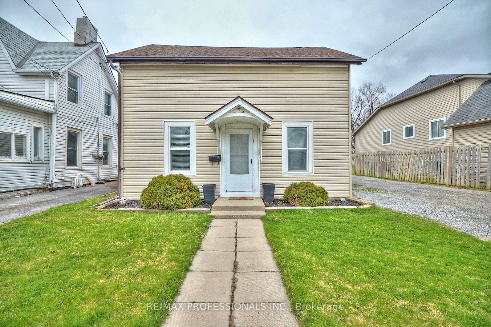 146 Oakdale Avenue, St. Catharines, ON L2P 2L1