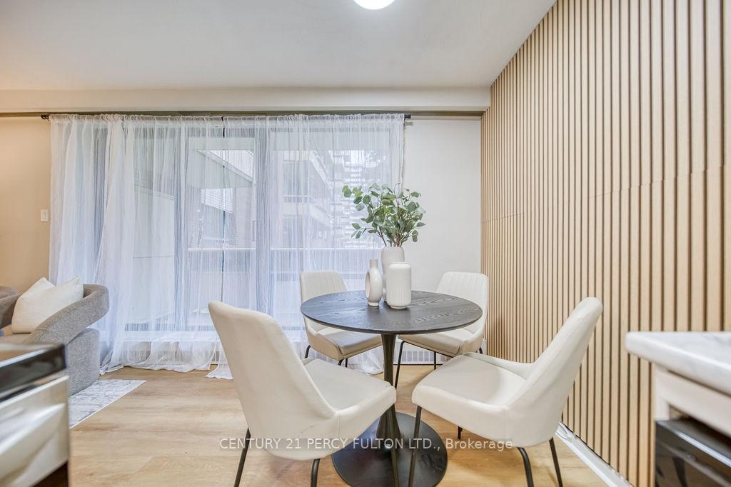 1 Bedroom Condo at 921 Midland, Toronto For sale