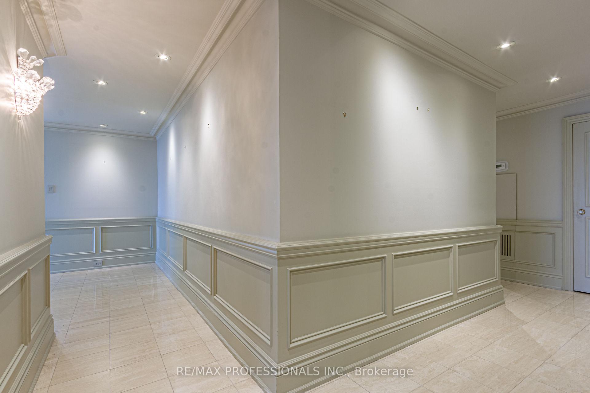 3 Bedrooms Condo at 2045 Lake Shore,  Toronto For sale