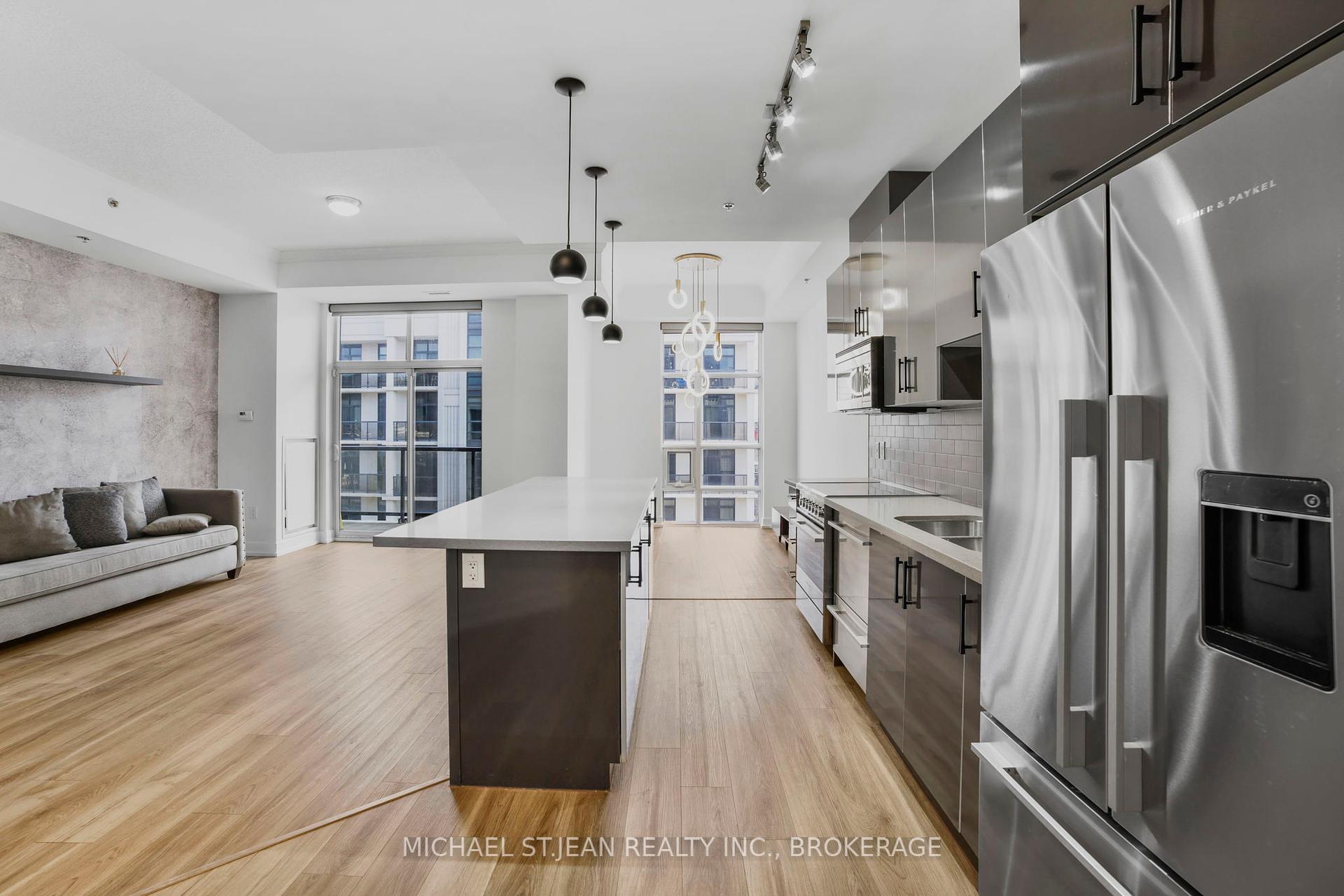 2 Bedrooms Condo at 90 Charlton,  Hamilton For sale