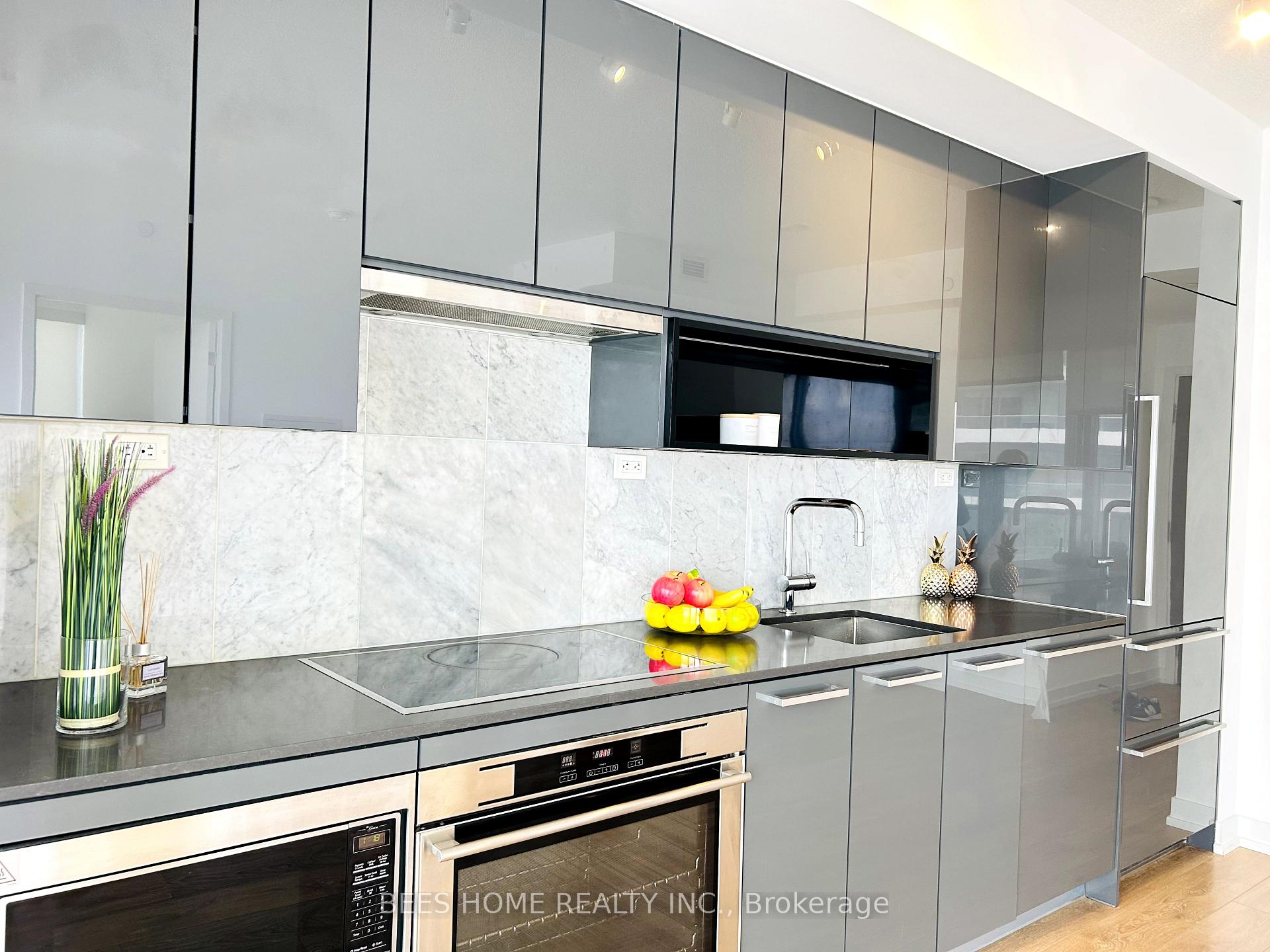 2 Bedrooms Condo at 115 McMahon, Toronto For sale