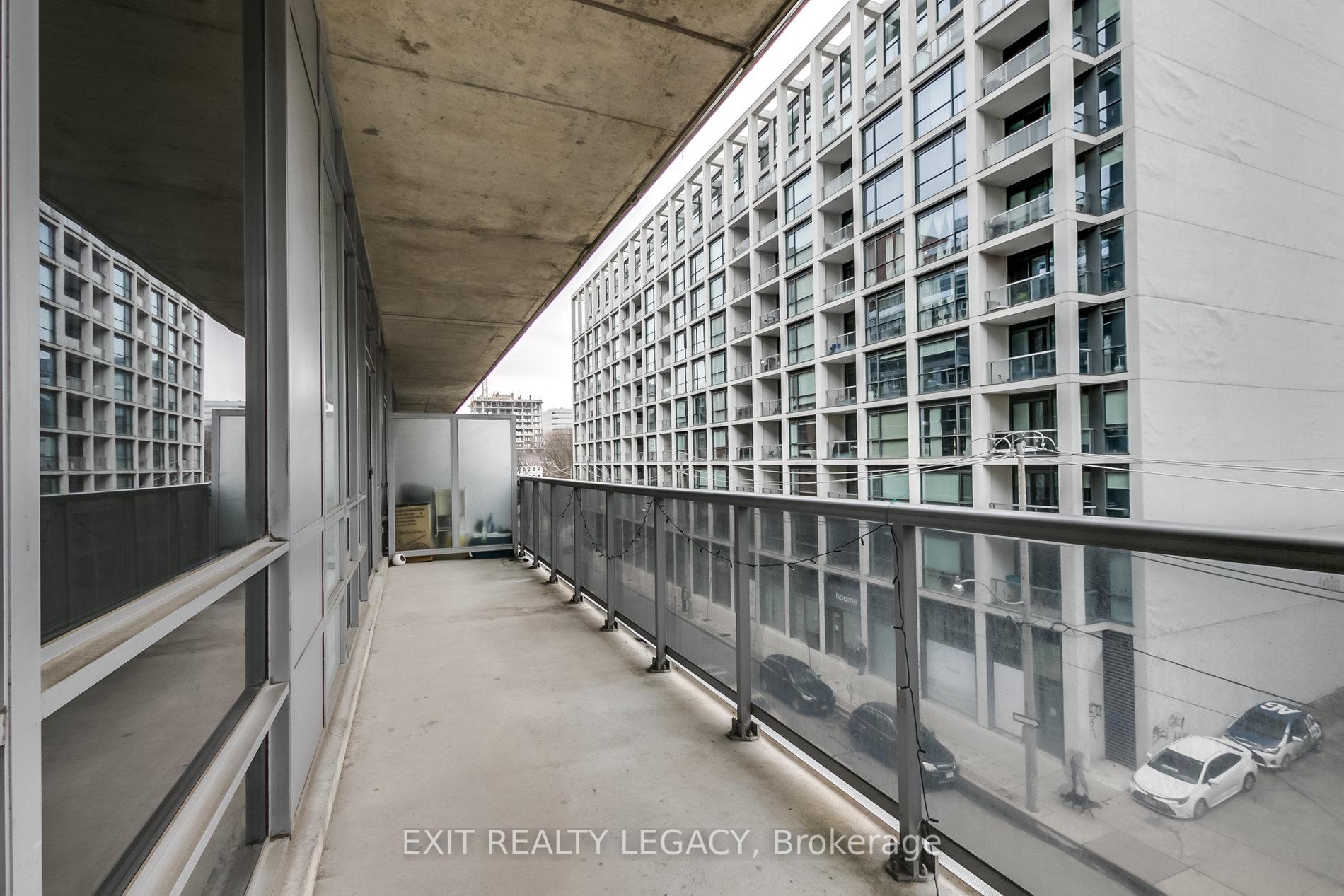 1 Bedroom Condo at 399 Adelaide,  Toronto For sale
