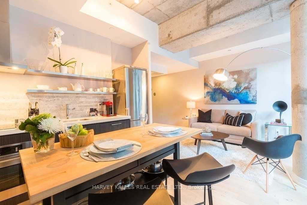 461 Adelaide Street W 106