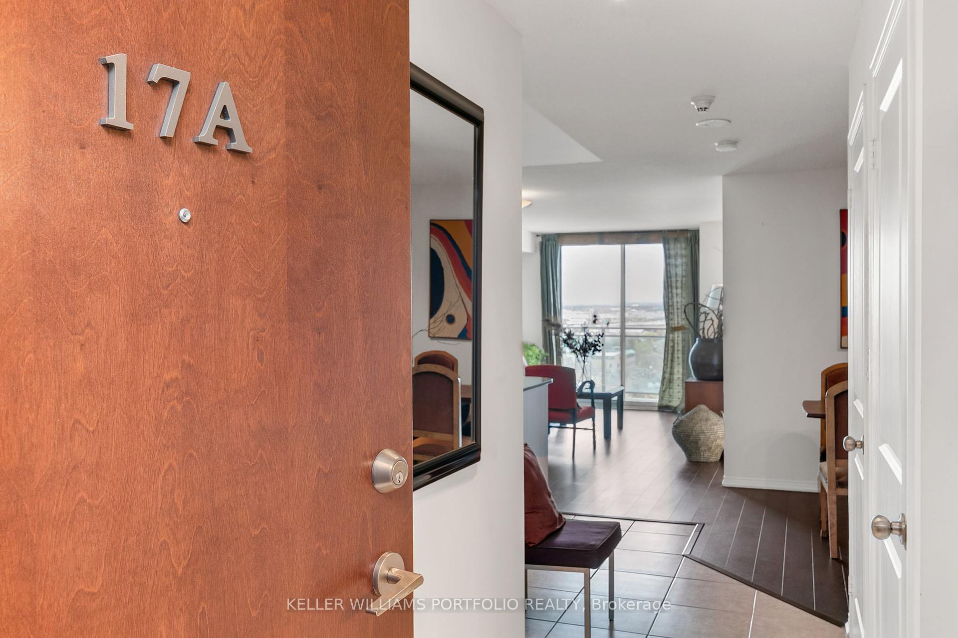 3 Bedrooms Condo at 6 Rosebank, Toronto For sale