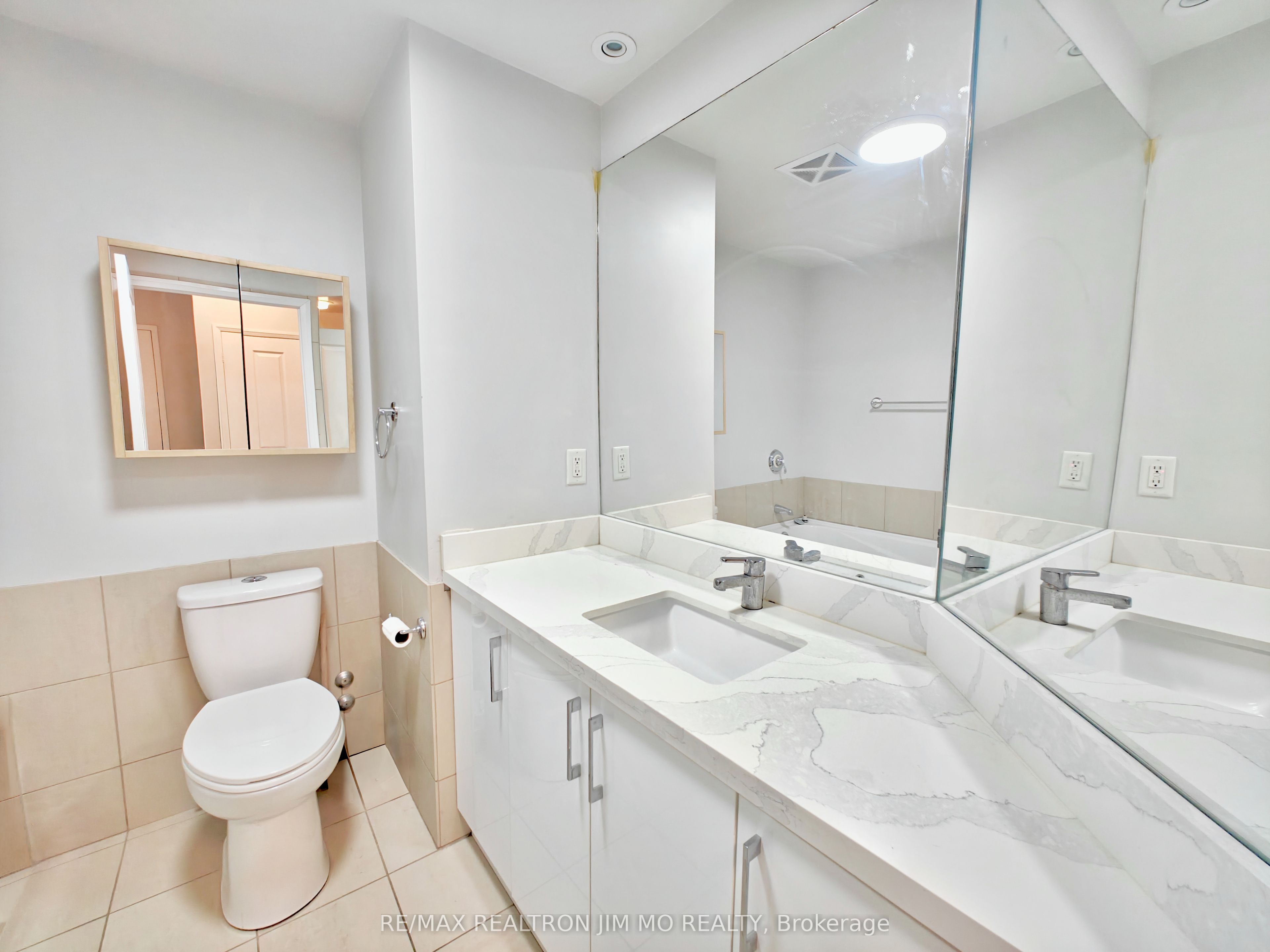 1121 Bay Street, #1401