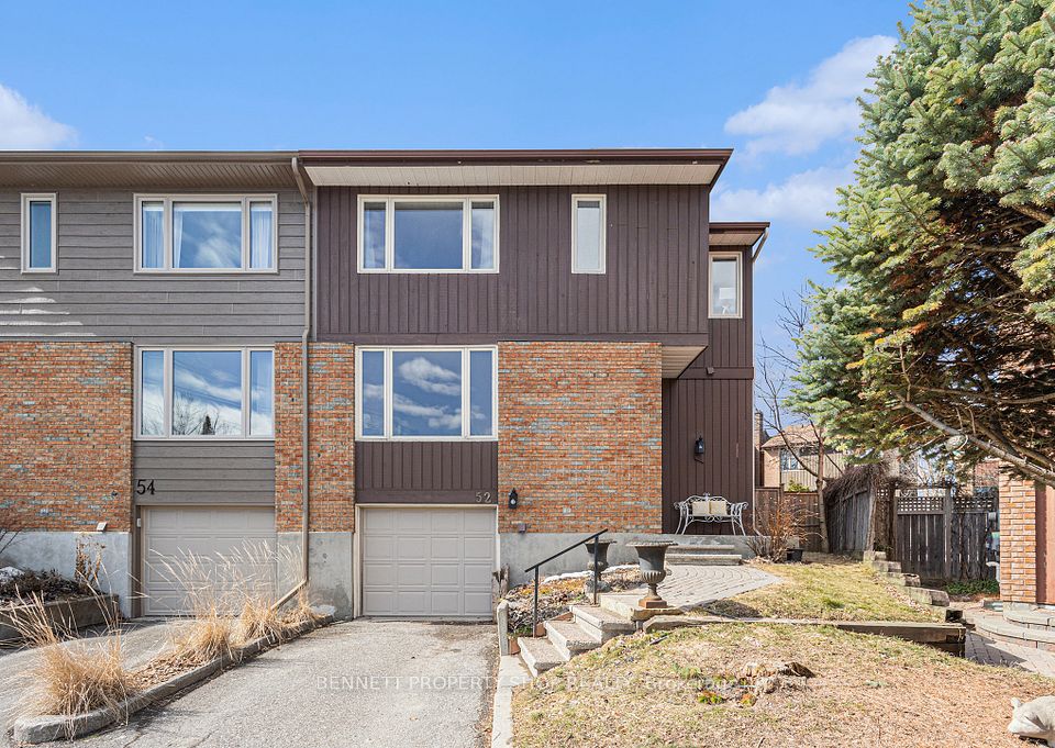 52 Sandhurst