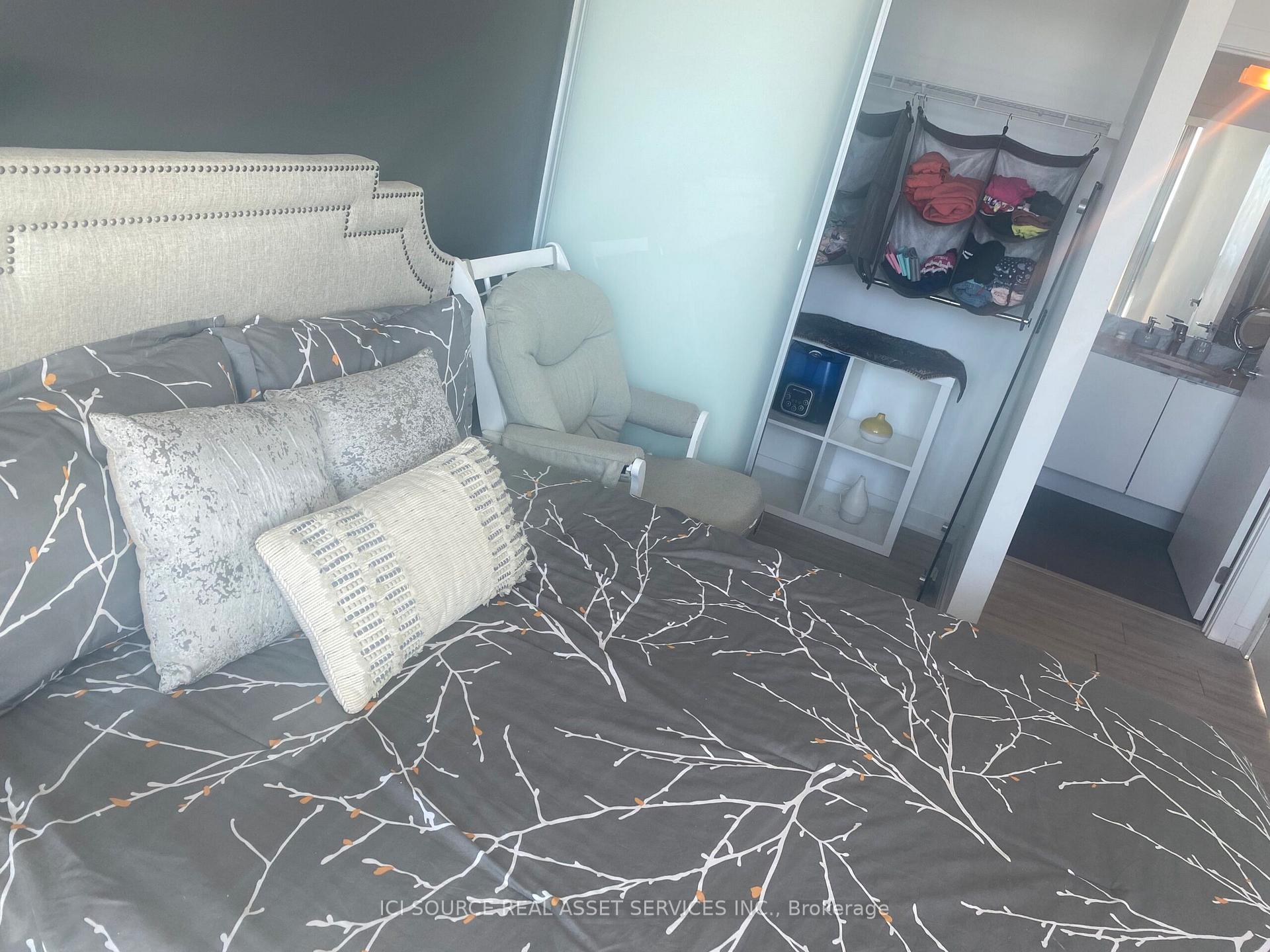 3 Bedrooms Condo at 150 East Liberty, Toronto For sale