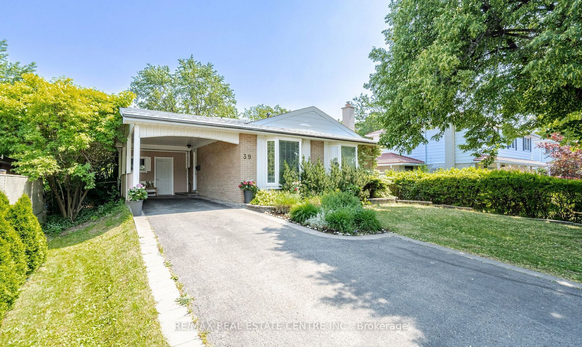 #upper - 39 Caledon Crescent, Brampton, ON L6W 1C6