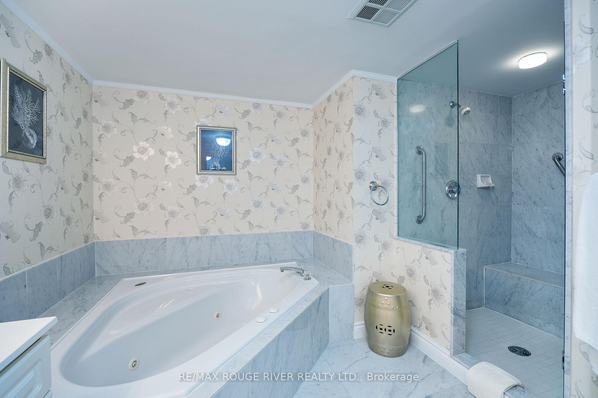 3 Bedrooms Condo at 101 Subway, Toronto For sale