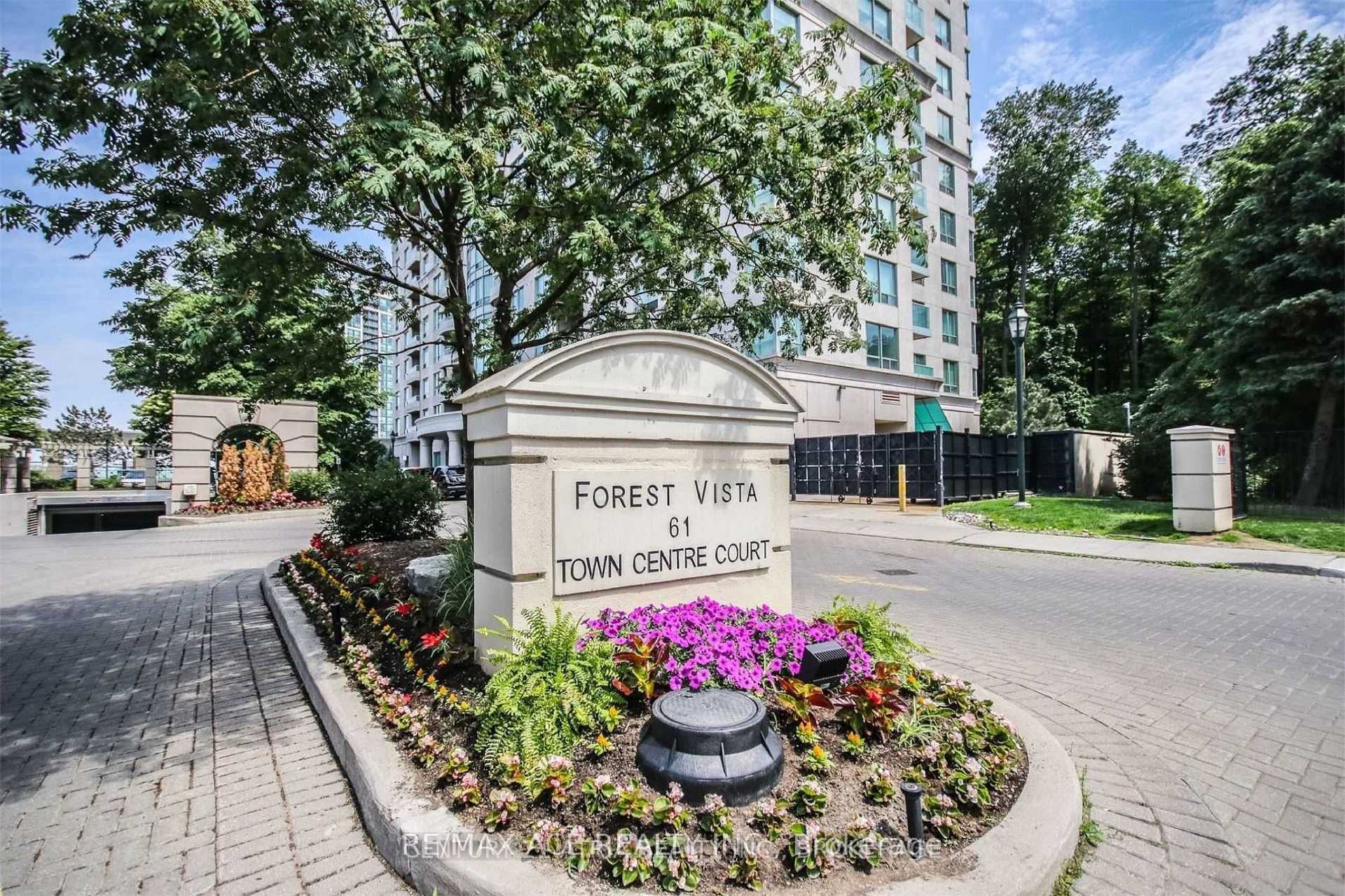 3 Bedrooms Condo at 61 Town Centre, Toronto For sale