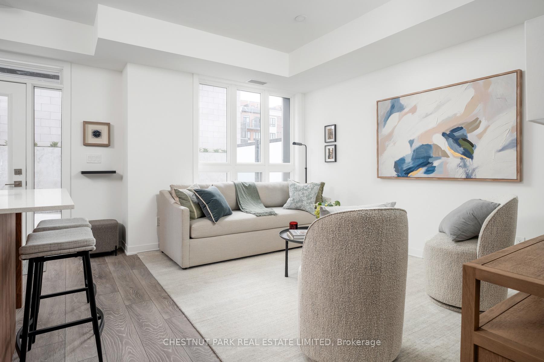 3 Bedrooms Condo at 4045 Hickory,  Mississauga For sale