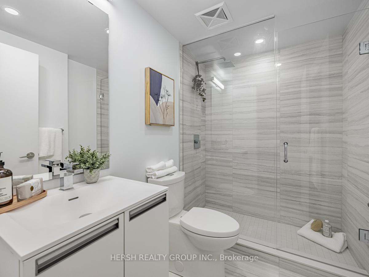 2 Bedrooms Condo at 160 Kingsway,  Toronto For sale