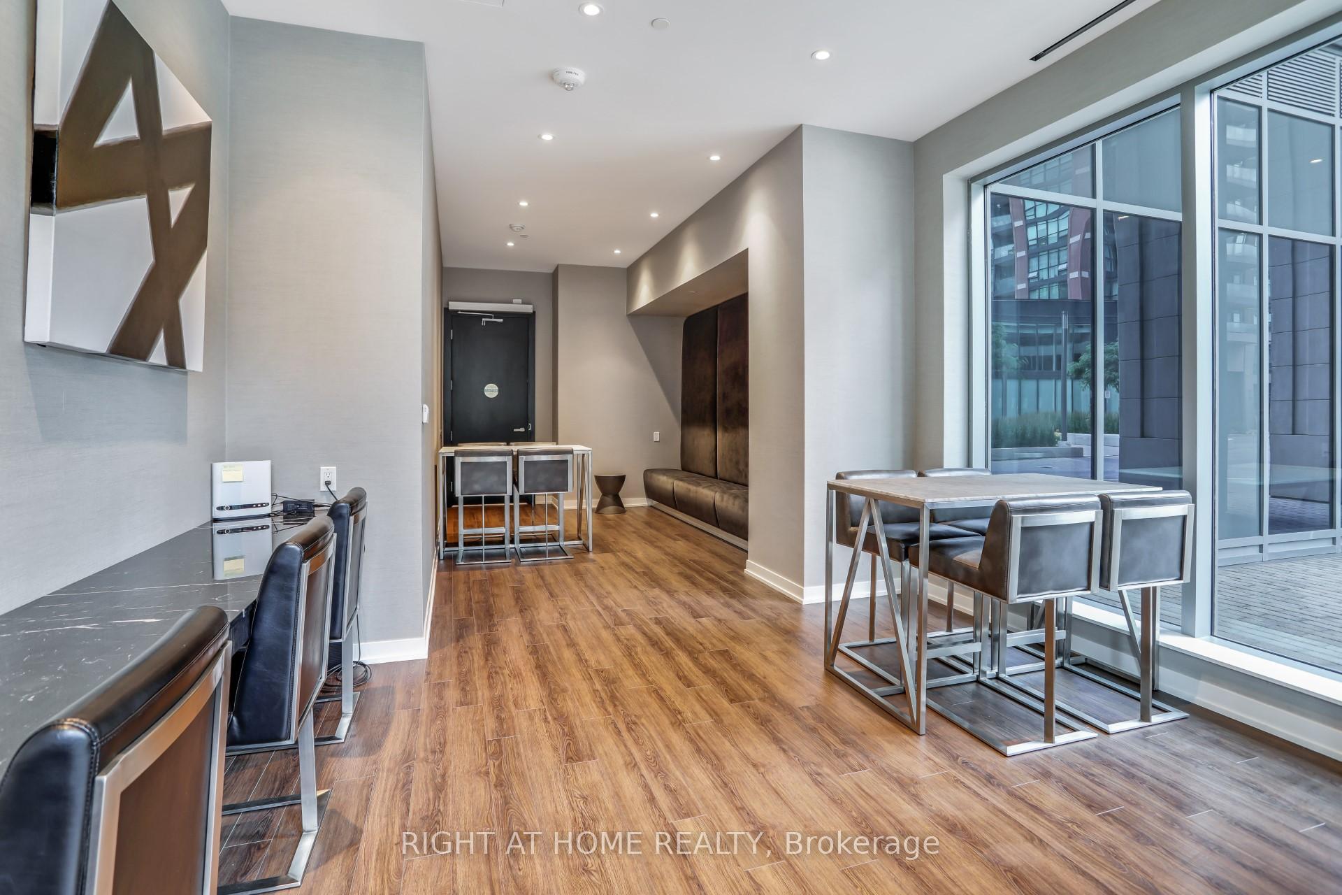 4 Bedrooms Condo at 31 Tippett, Toronto For sale