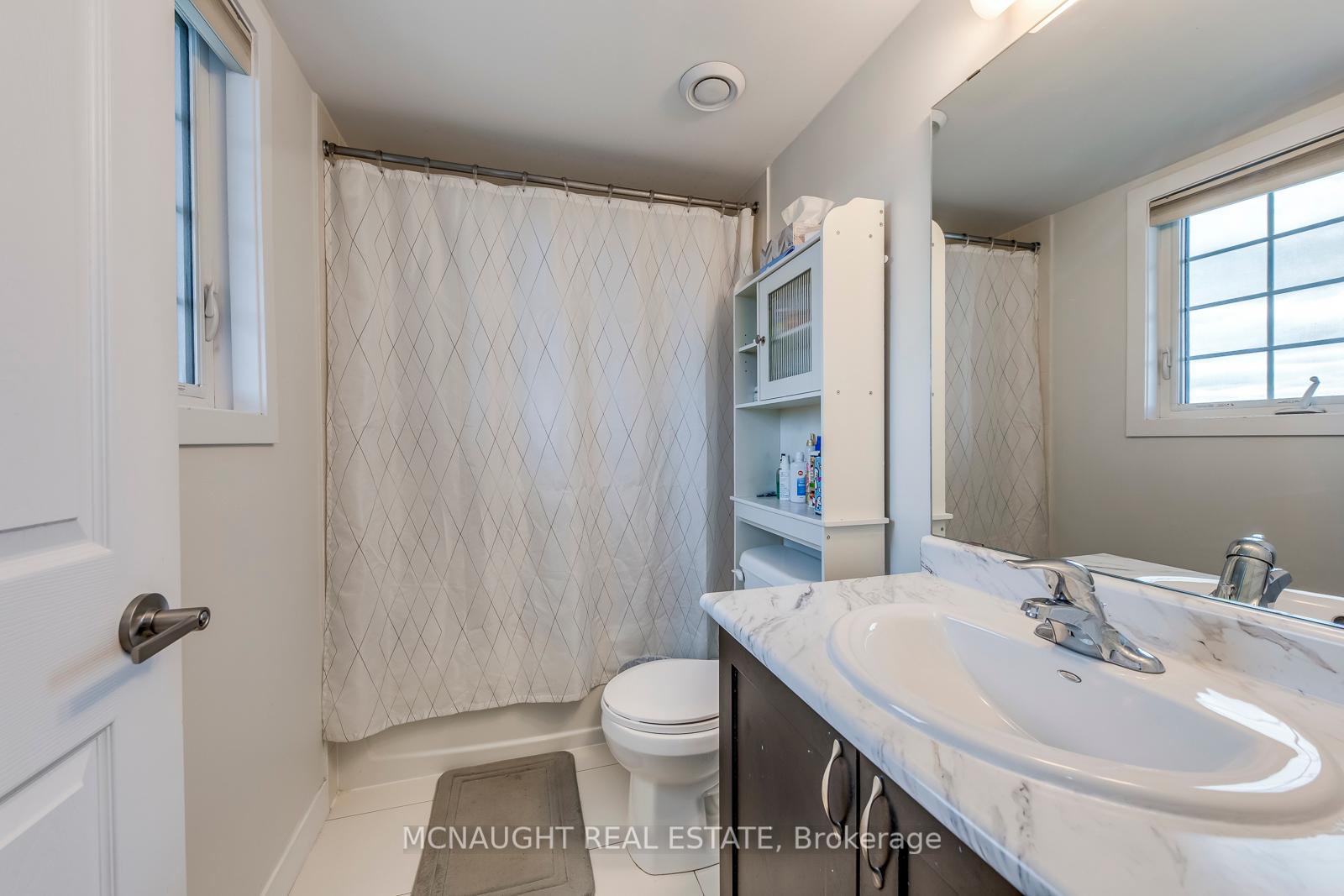 3 Bedrooms Condo at 9 Forbes, Toronto For sale