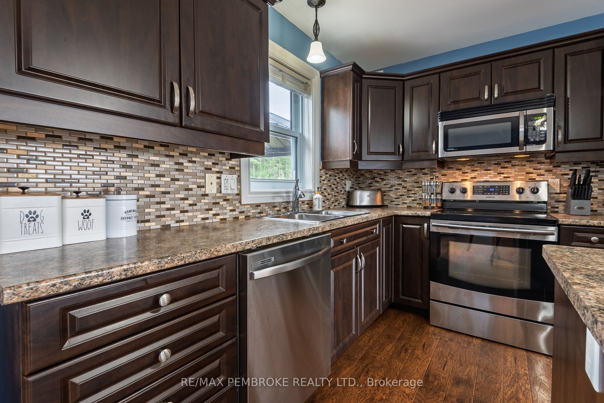 1002 Riverstone Trail