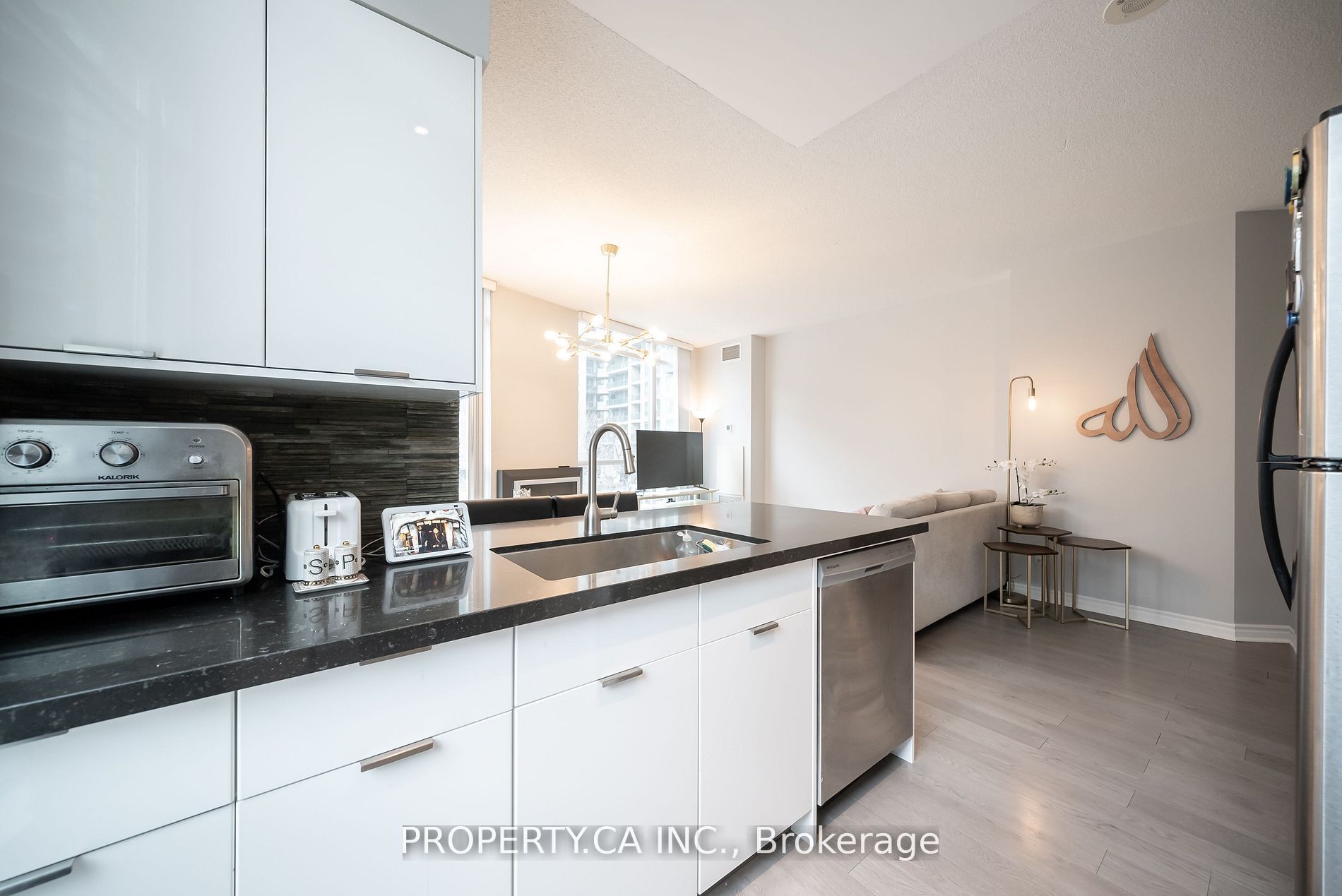 #203 - 219 Fort York Boulevard, Toronto, ON M5V 1B1