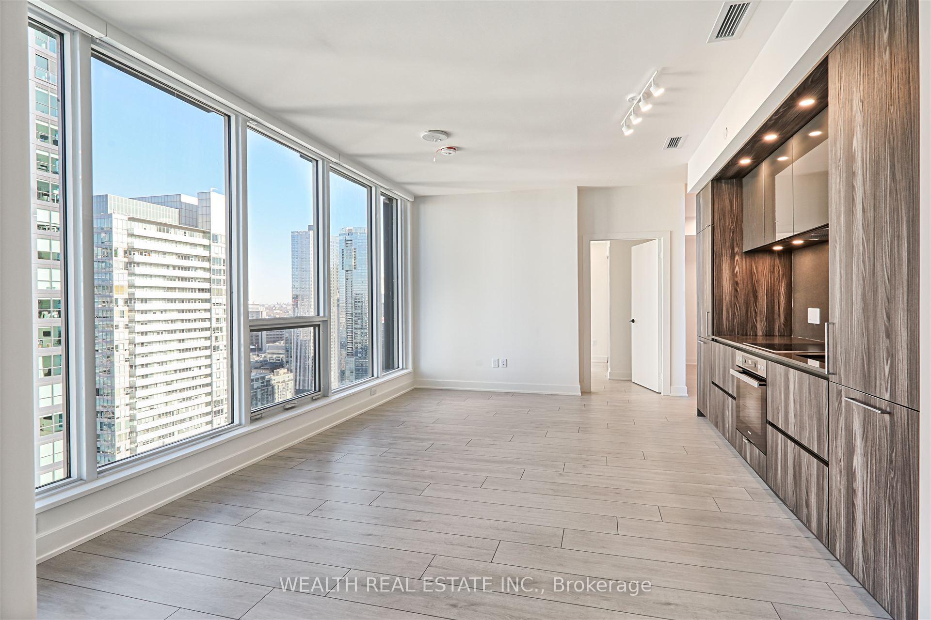 3 Bedrooms Condo at 35 Mercer,  Toronto For sale