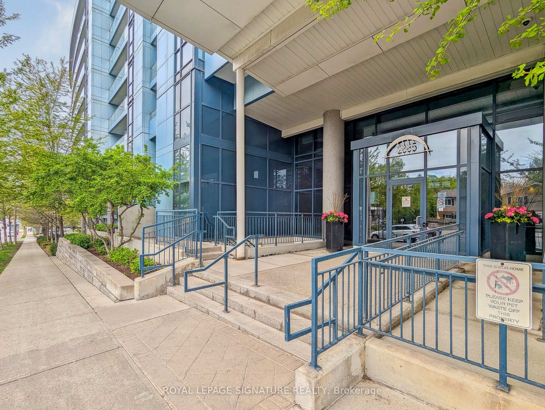 2 Bedrooms Condo at 2885 Bayview, Toronto For sale