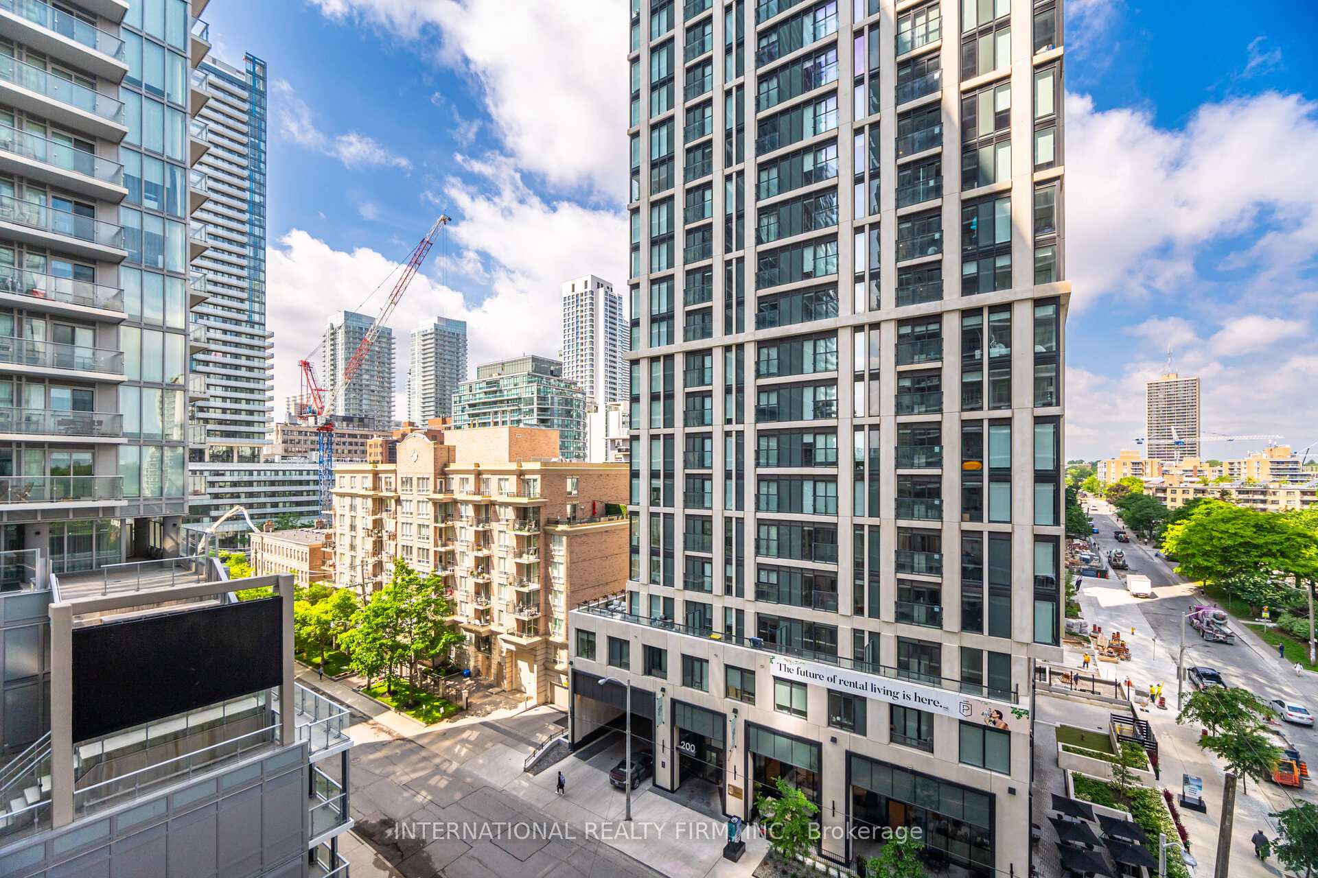 2 Bedrooms Condo at 99 Broadway, Toronto For sale