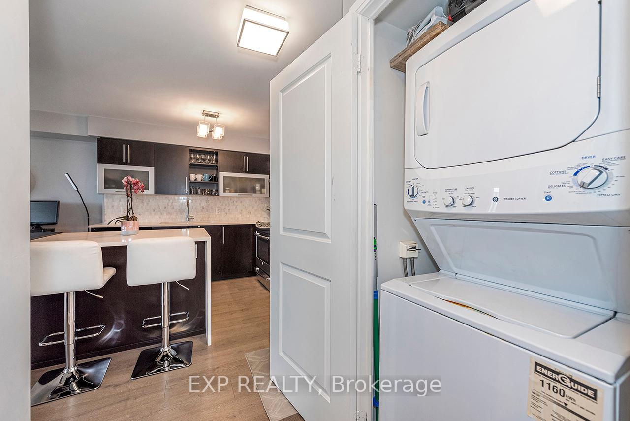 2 Bedrooms Condo at 1 Michael Power, Toronto For sale
