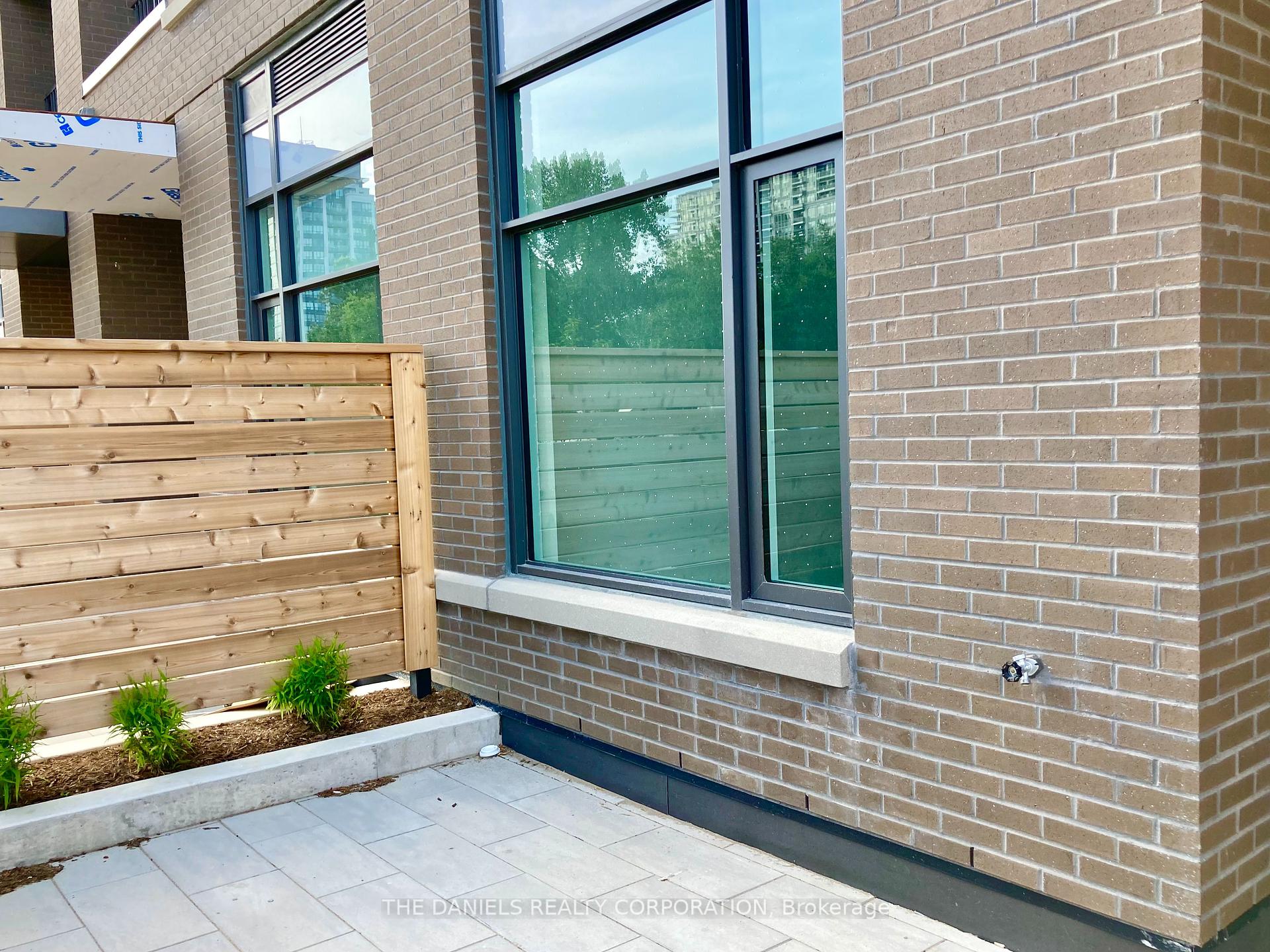 3 Bedrooms Condo at 7950 Bathurst, Vaughan For sale