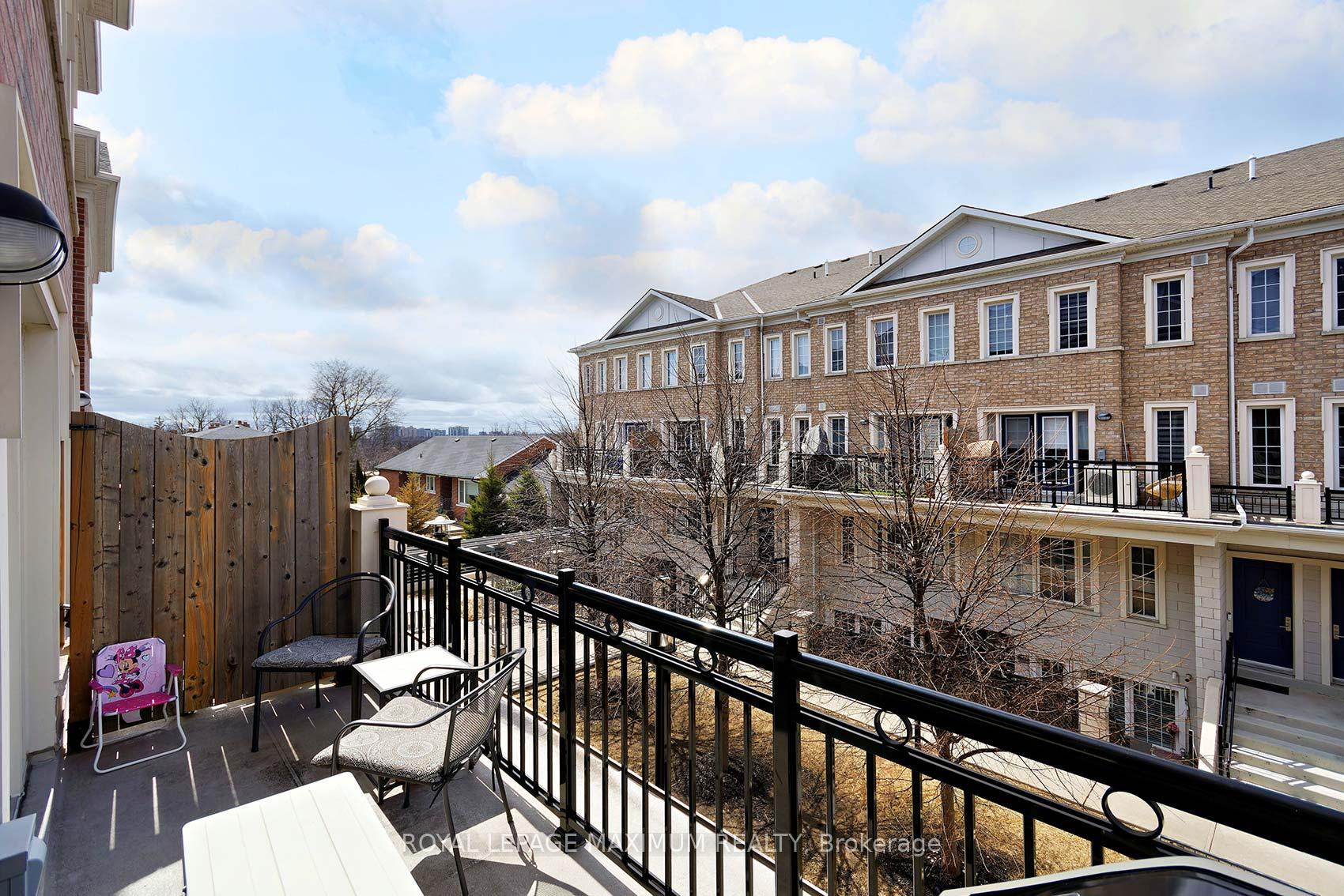 2 Bedrooms Condo at 26 Bruce,  Vaughan For sale