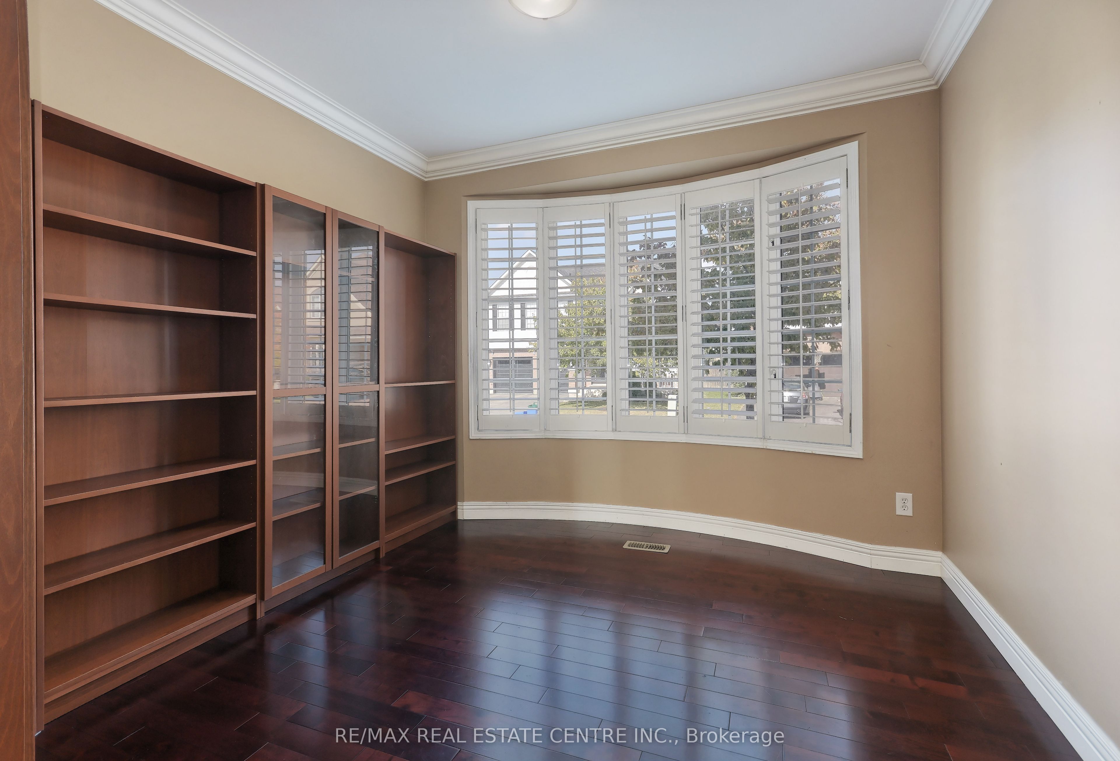 1399 Marshall Crescent