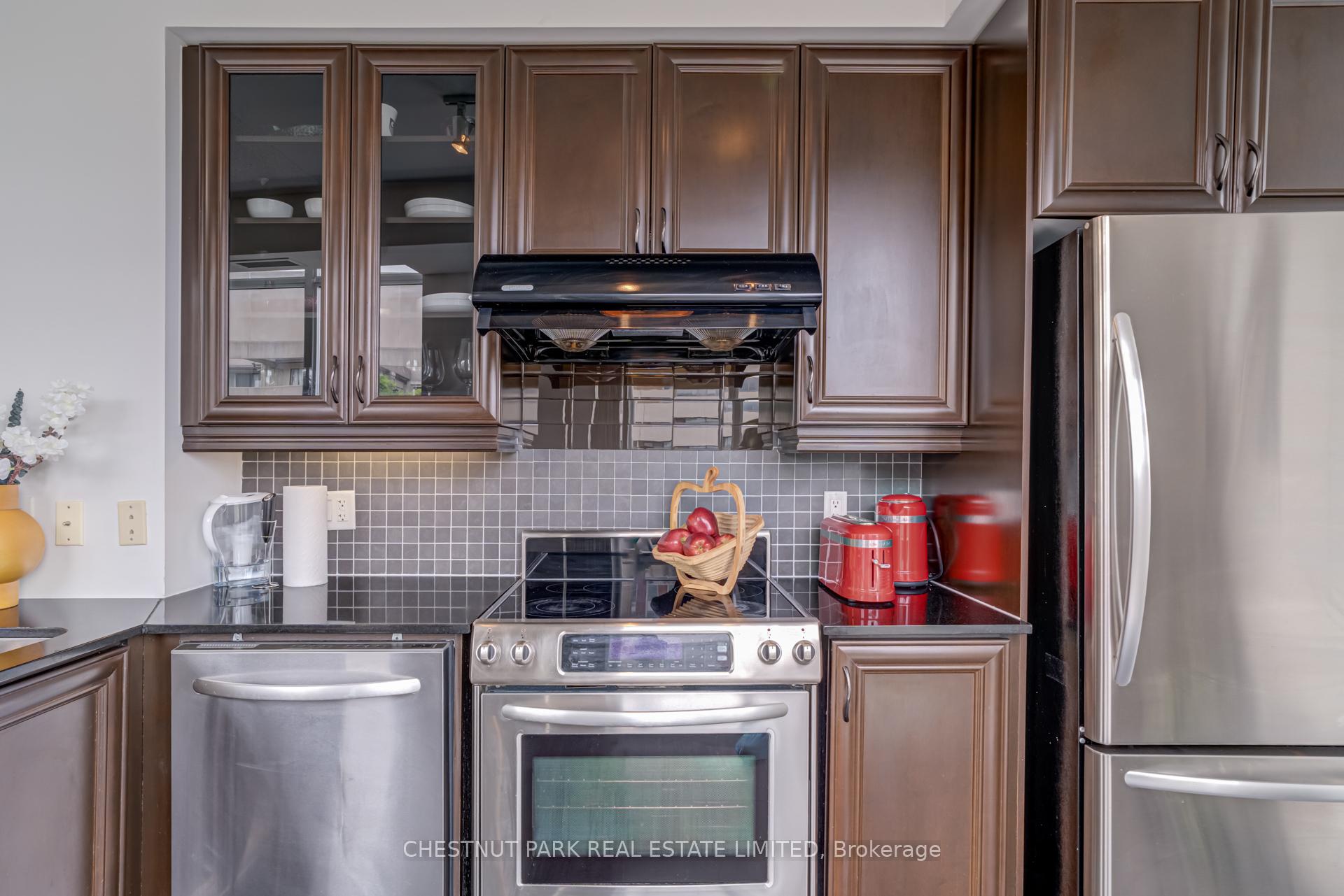2 Bedrooms Condo at 736 Spadina, Toronto For sale