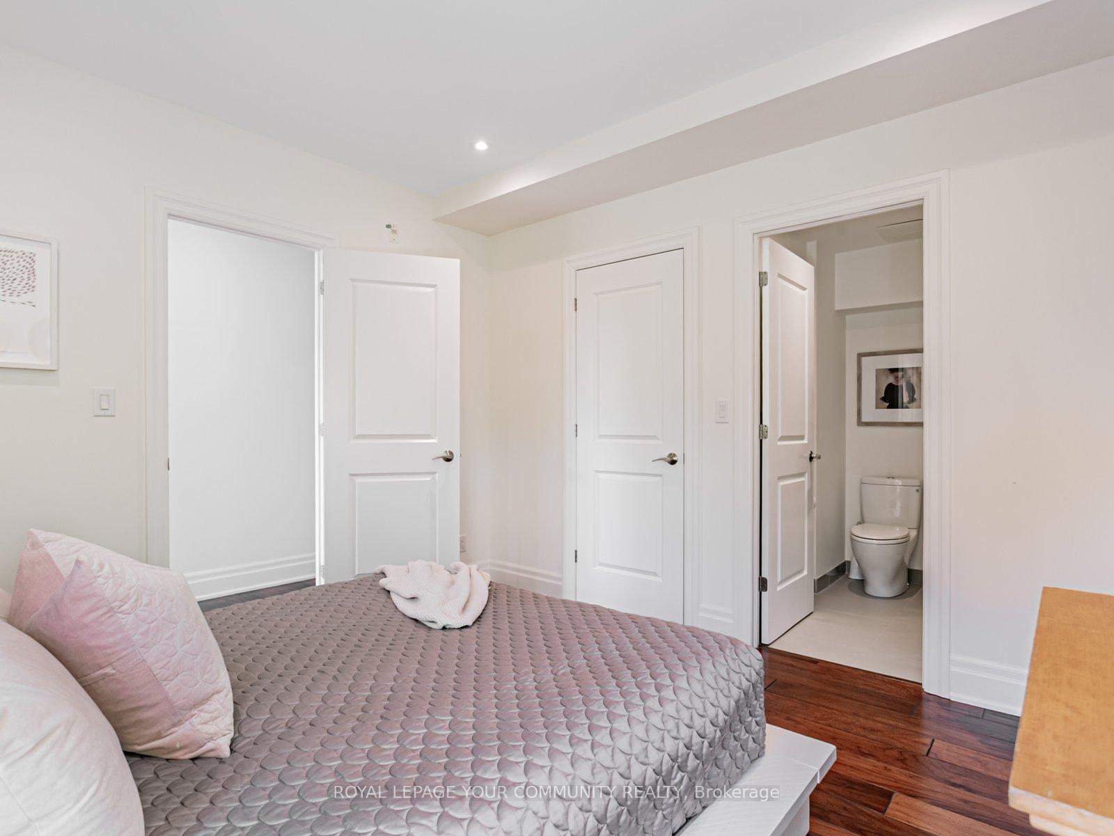 3 Bedrooms Condo at 1 Rainsford, Toronto For sale