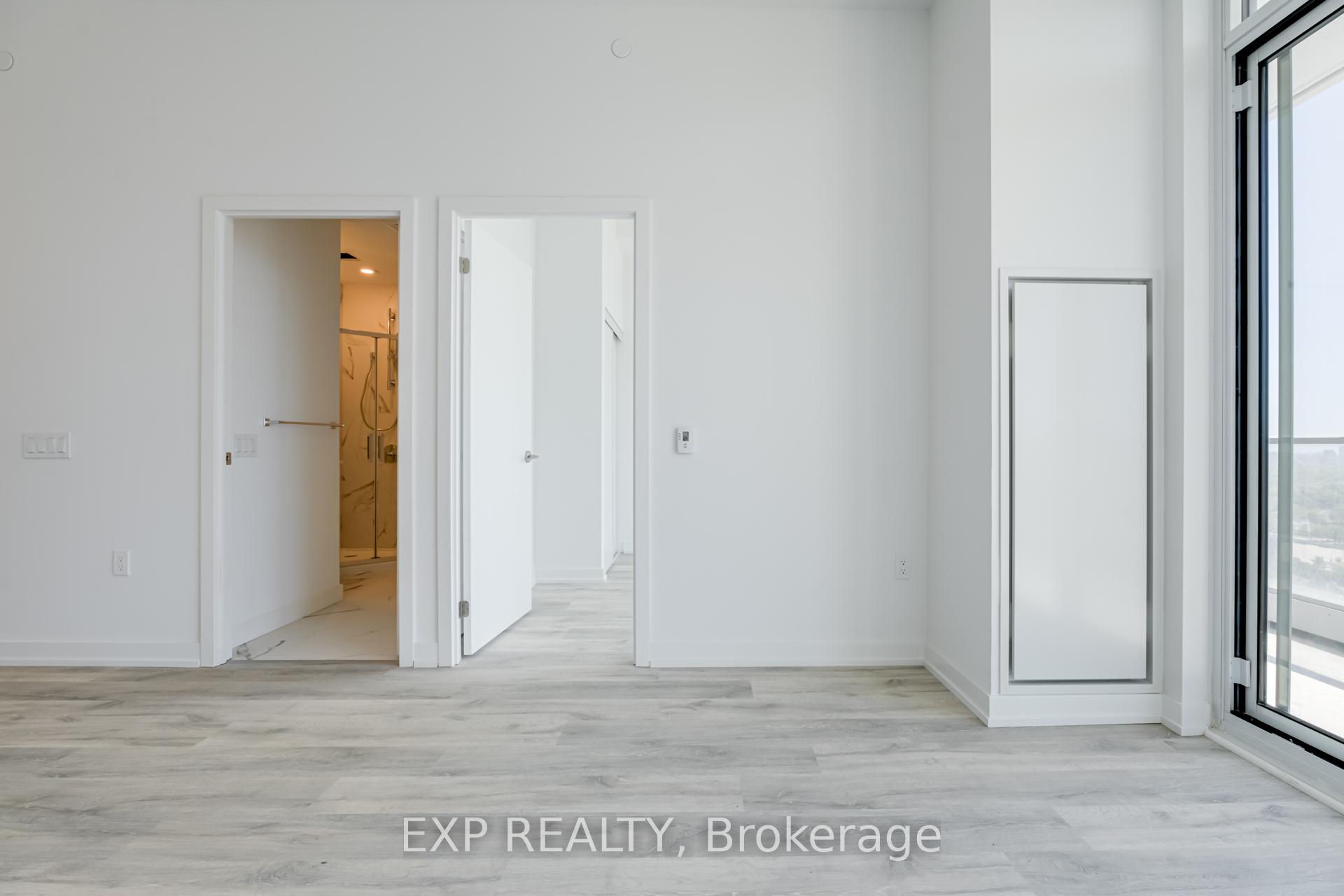3 Bedrooms Condo at 8 Olympic Gdn S, Toronto For sale