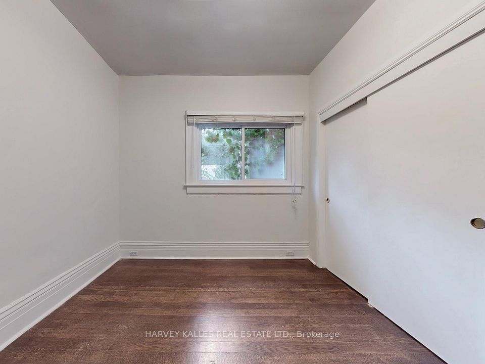 196 Glen Road S 1