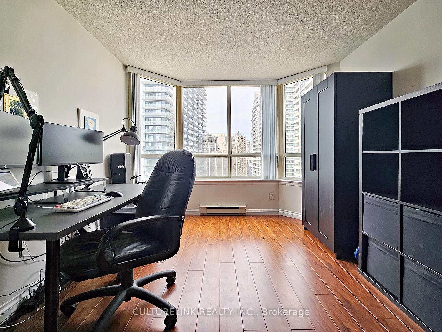 2 Bedrooms Condo at 30 Greenfield, Toronto For sale