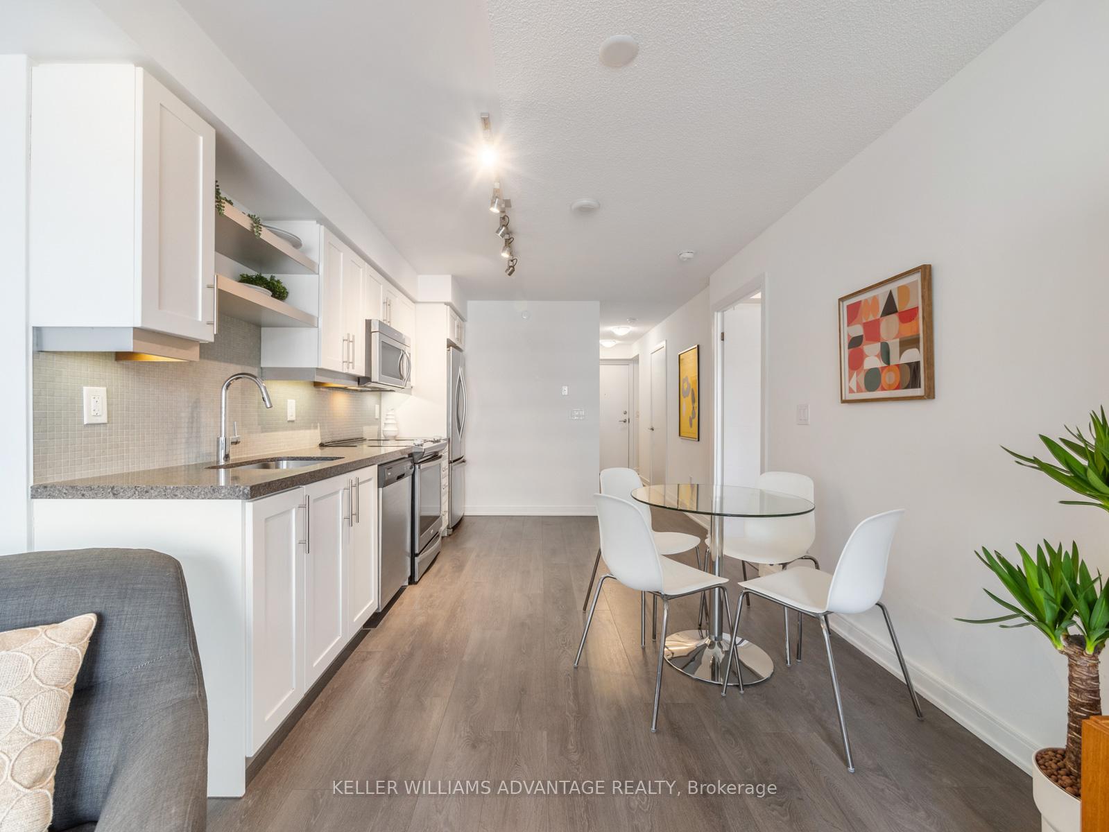 2 Bedrooms Condo at 525 Adelaide, Toronto For sale