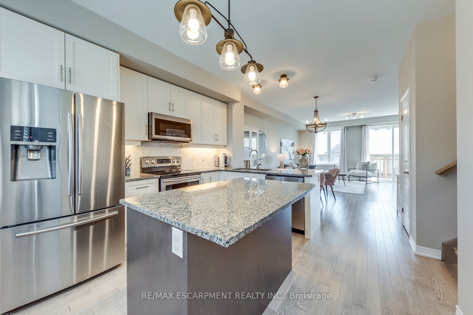 386 Belcourt Common